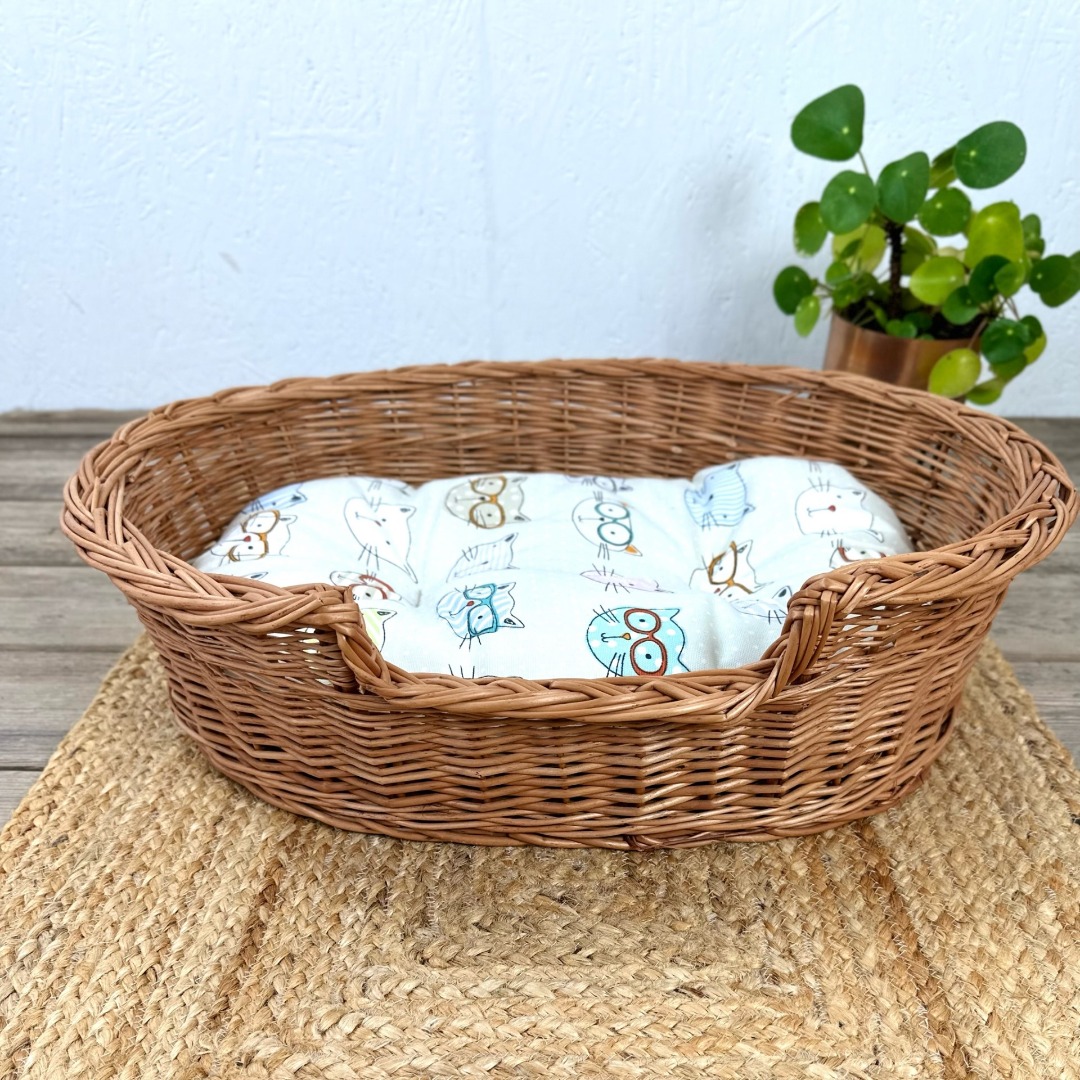Deep Filled Oval Basket Liner for Cats and Small Pets Soft and Cosy
