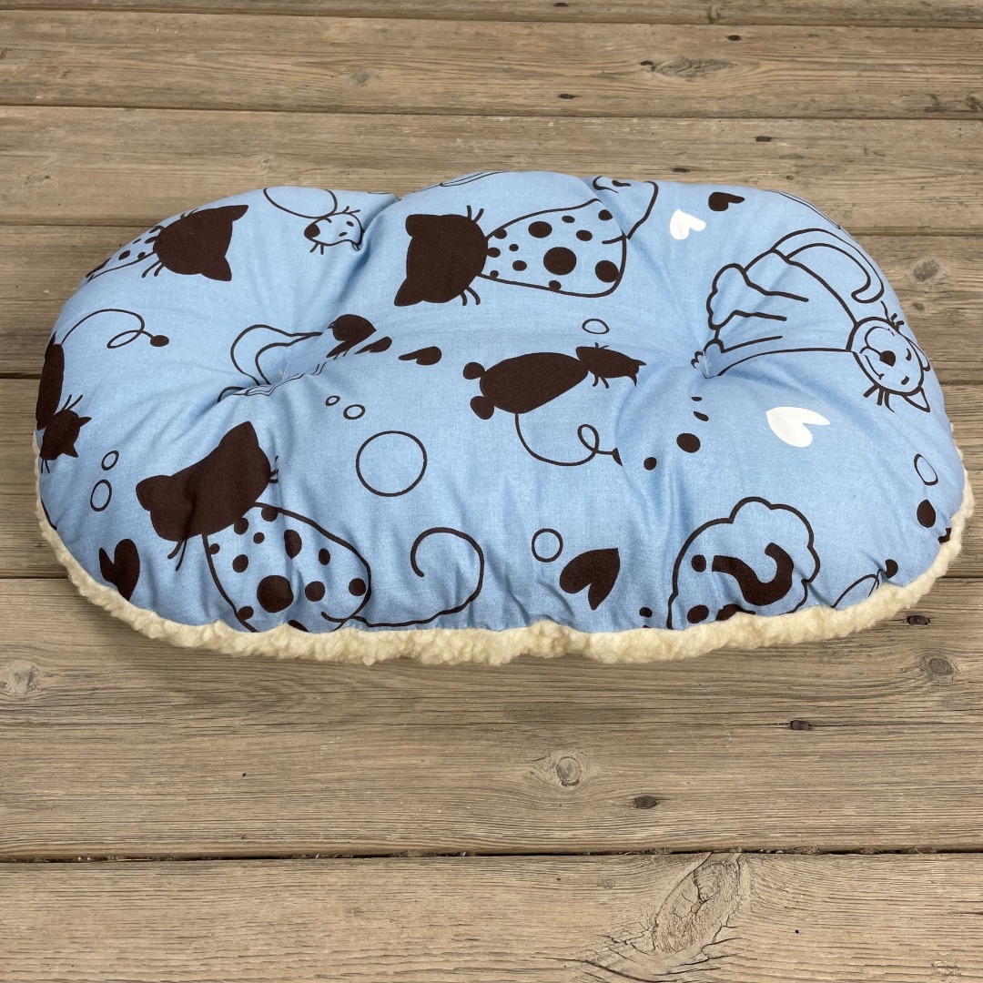 Deep filled oval cushion or basket liner Reversible for cats and small pets